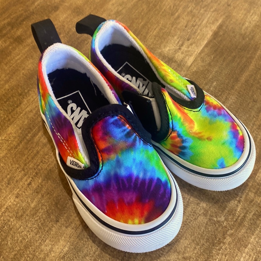 Tie dyed new without tags/box toddler vans slip-ons. Size 6 toddler